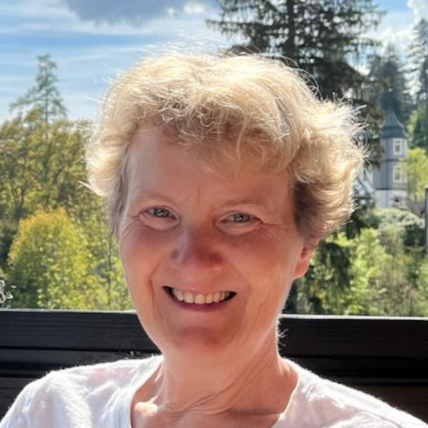 Portrait of Liz Fawkes